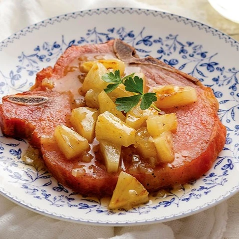 Chuletas ahumadas en salsa de piña